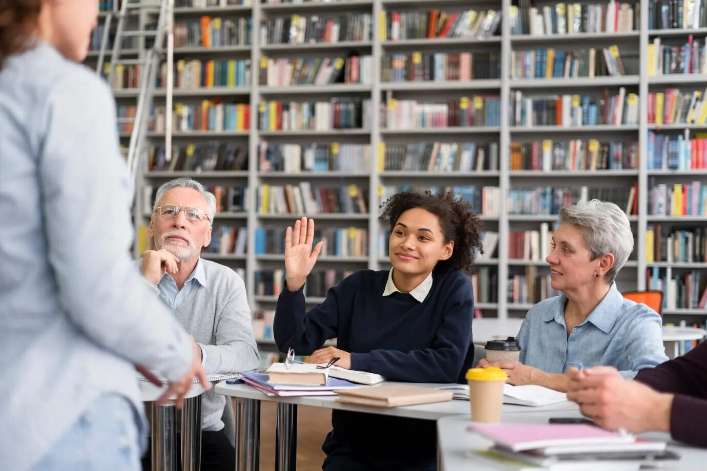 Nahaufnahme von Studenten in der Bibliothek